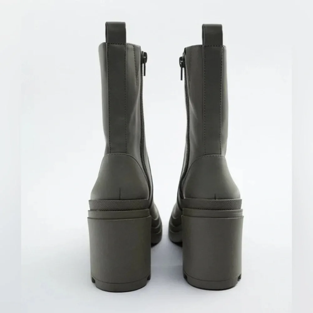ZARA RUBBERIZED HEELED ANKLE‎ BOOTS